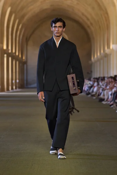 Look 26